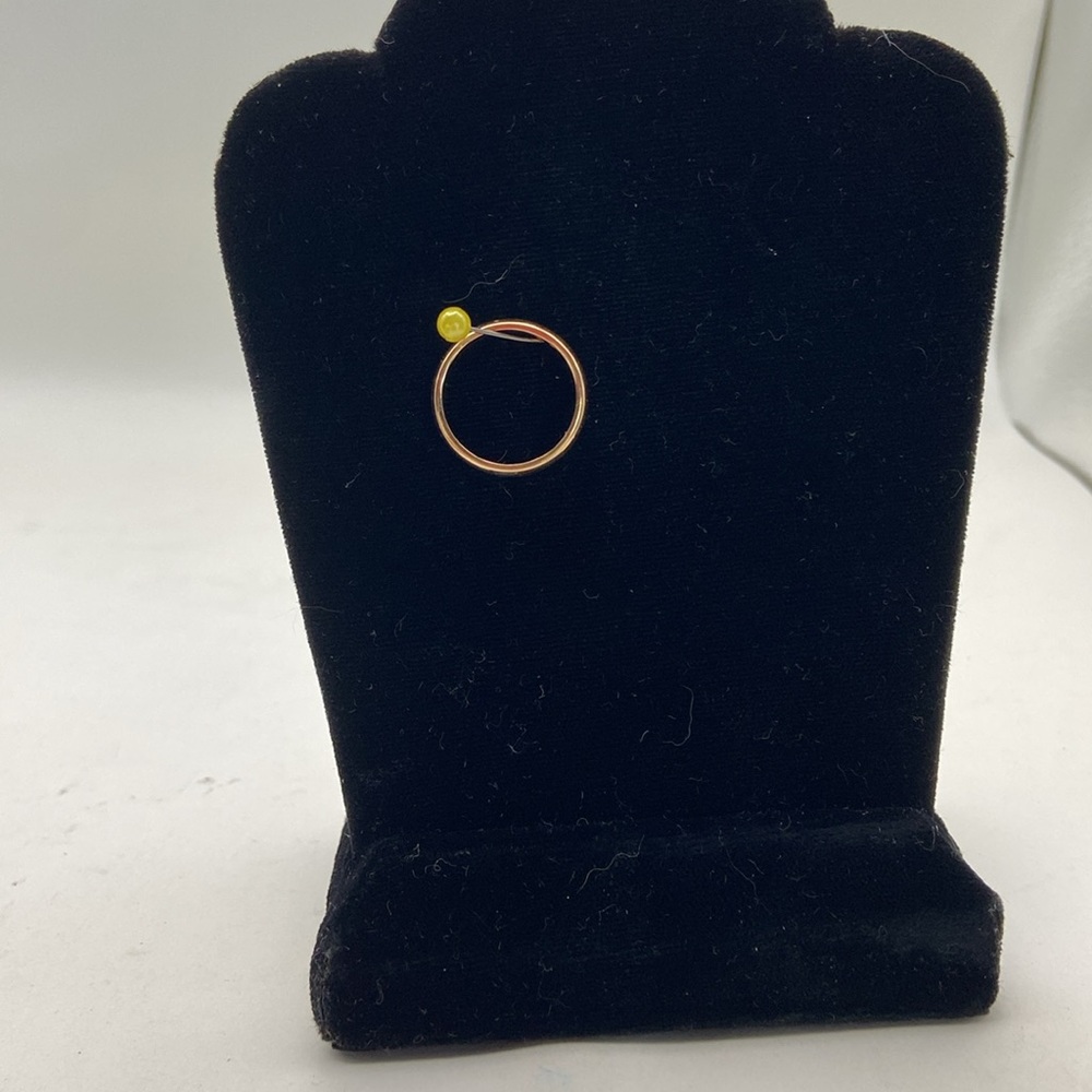 18 K wedding ring 4mm width 3.74 grams size 5.5